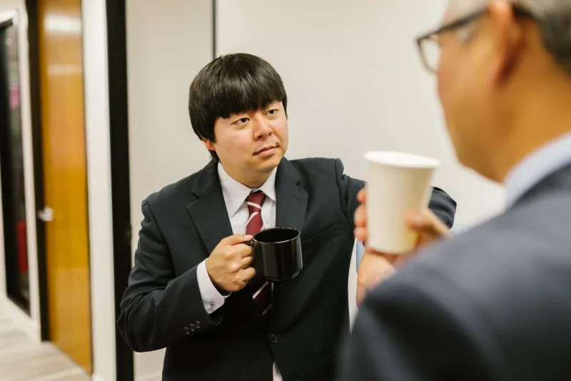 There's an Invisible Test in Every Japanese Conversation — And Most Americans Don't Know They're Taking It